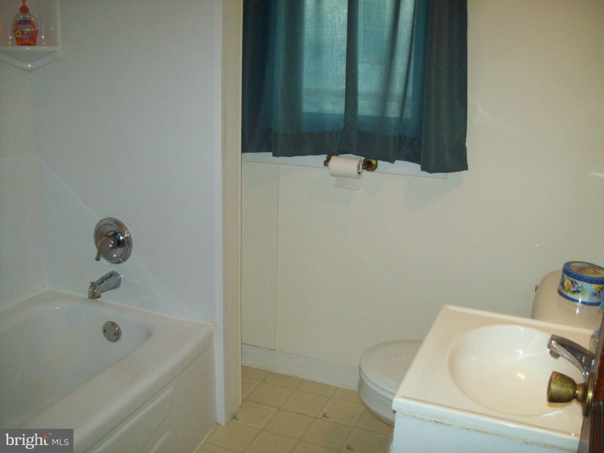 4836 Letterkenny Road Chambersburg, PA 17201 - Photo 8 of 12 Bath