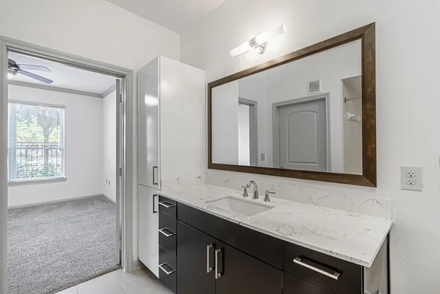 $1,225 | 8877 Lakes At 610 Drive, Unit 141, Houston, TX 77054