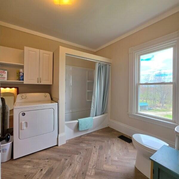 866 Main Street Lincoln, ME 04457 - Photo 18 of 69 1st Foor Bathroom