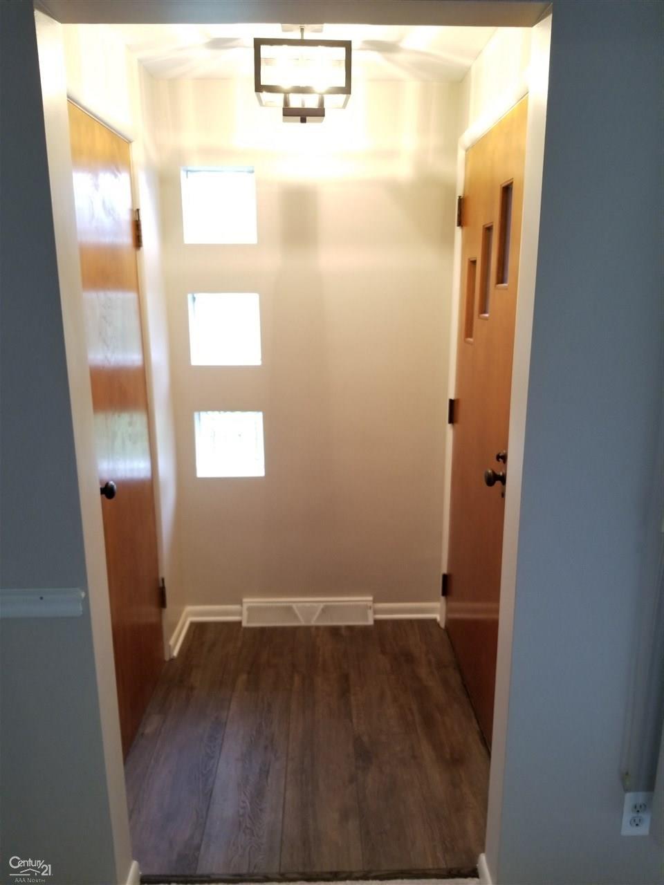 545 Whims Lane Rochester, MI 48306 - Photo 5 of 31