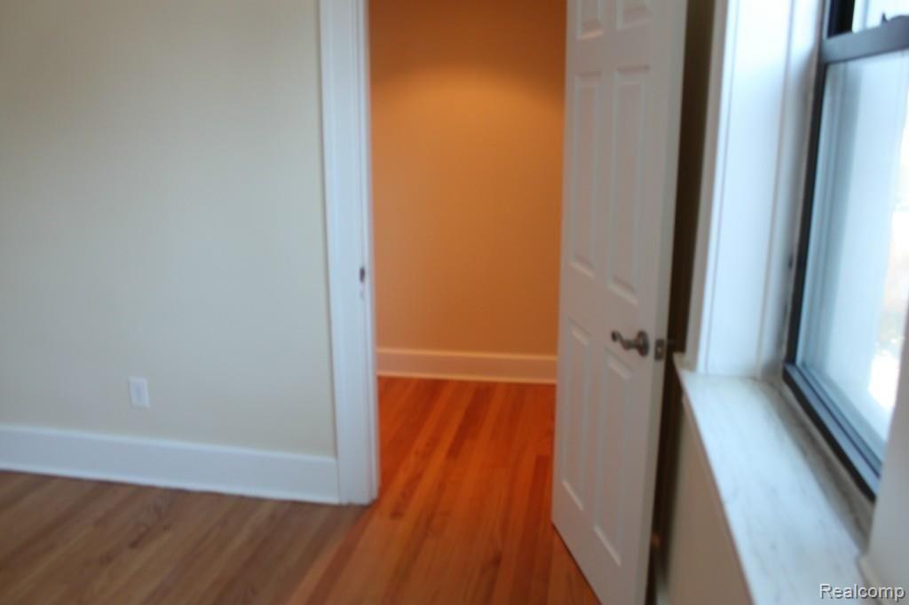 504 Barrington Road Grosse Pointe, MI 48230 - Photo 24 of 45 IMG_2479.jpg