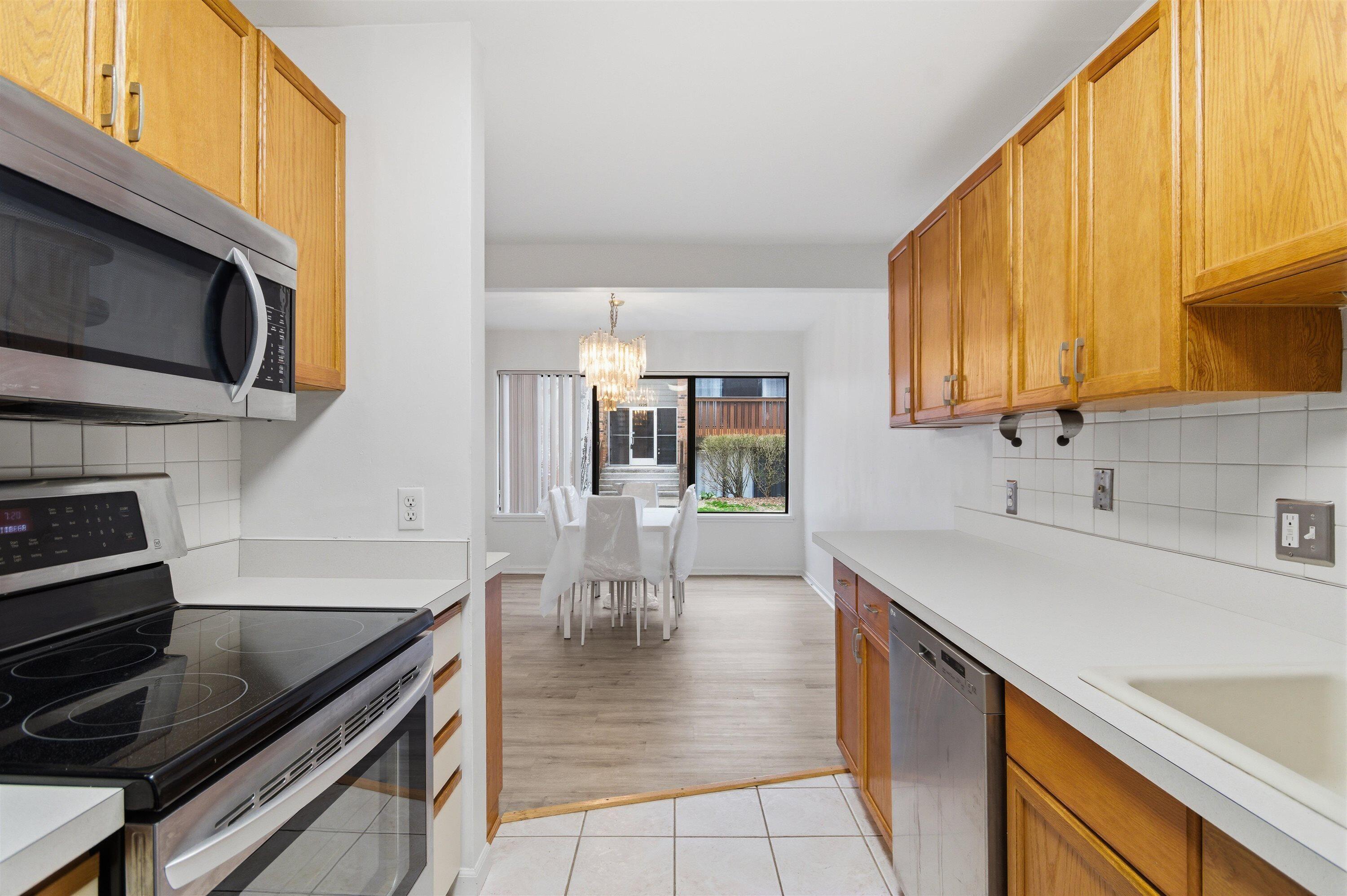 1235 South Maple Road, Unit 201 Ann Arbor, MI 48103 - Photo 15 of 35 16-17