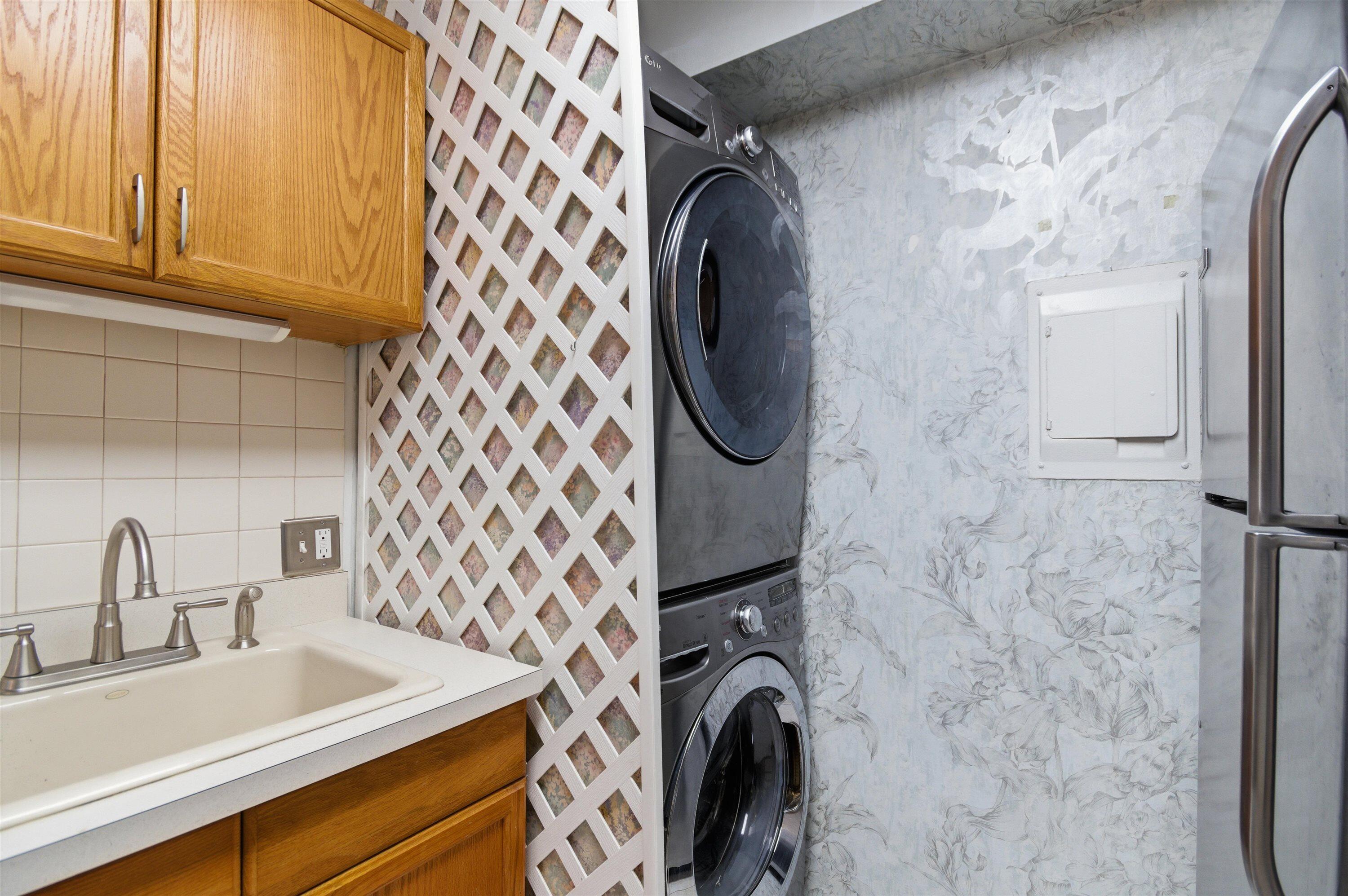 1235 South Maple Road, Unit 201 Ann Arbor, MI 48103 - Photo 16 of 35 17-18