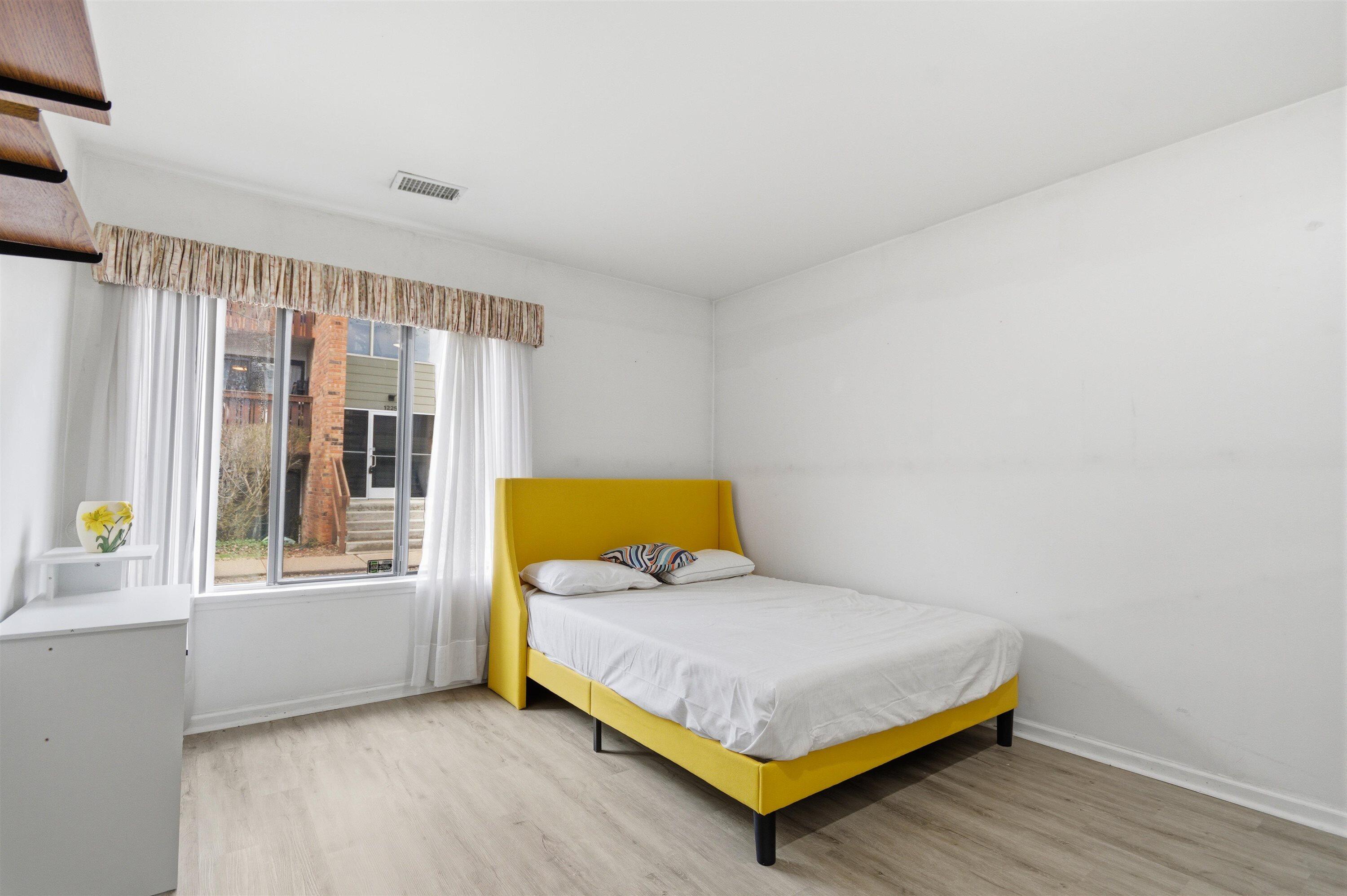 1235 South Maple Road, Unit 201 Ann Arbor, MI 48103 - Photo 21 of 35 21-22