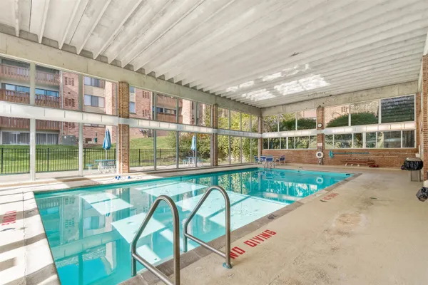 $2,000 | 1235 South Maple Road, Unit 201, Ann Arbor, MI 48103