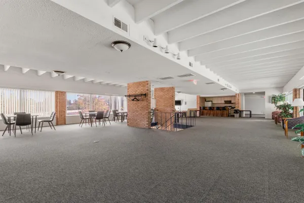 $2,000 | 1235 South Maple Road, Unit 201, Ann Arbor, MI 48103
