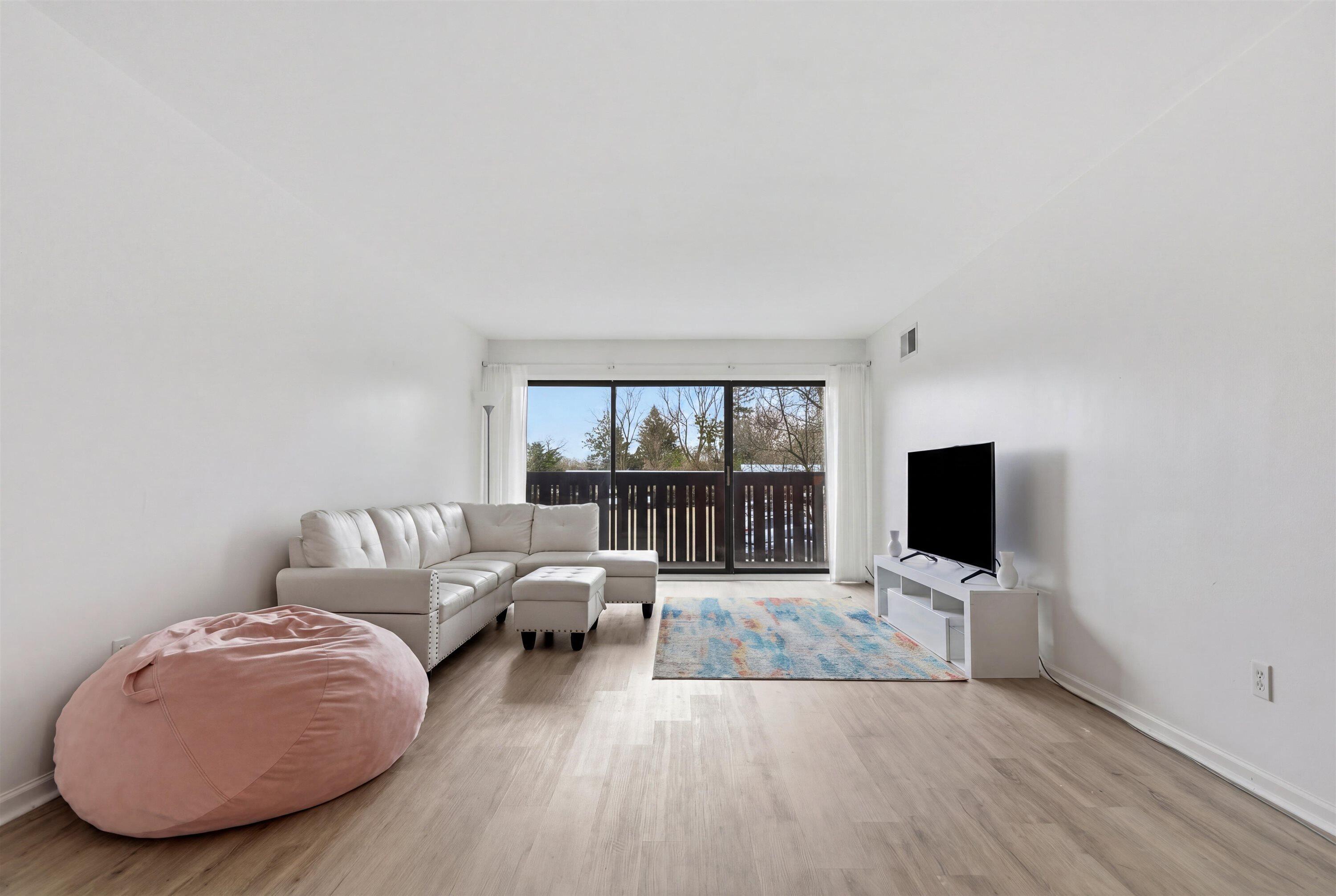 1235 South Maple Road, Unit 201 Ann Arbor, MI 48103 - Photo 7 of 35 07-08