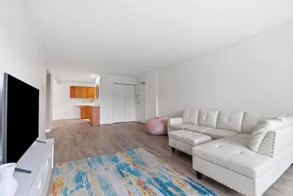 $2,000 | 1235 South Maple Road, Unit 201, Ann Arbor, MI 48103