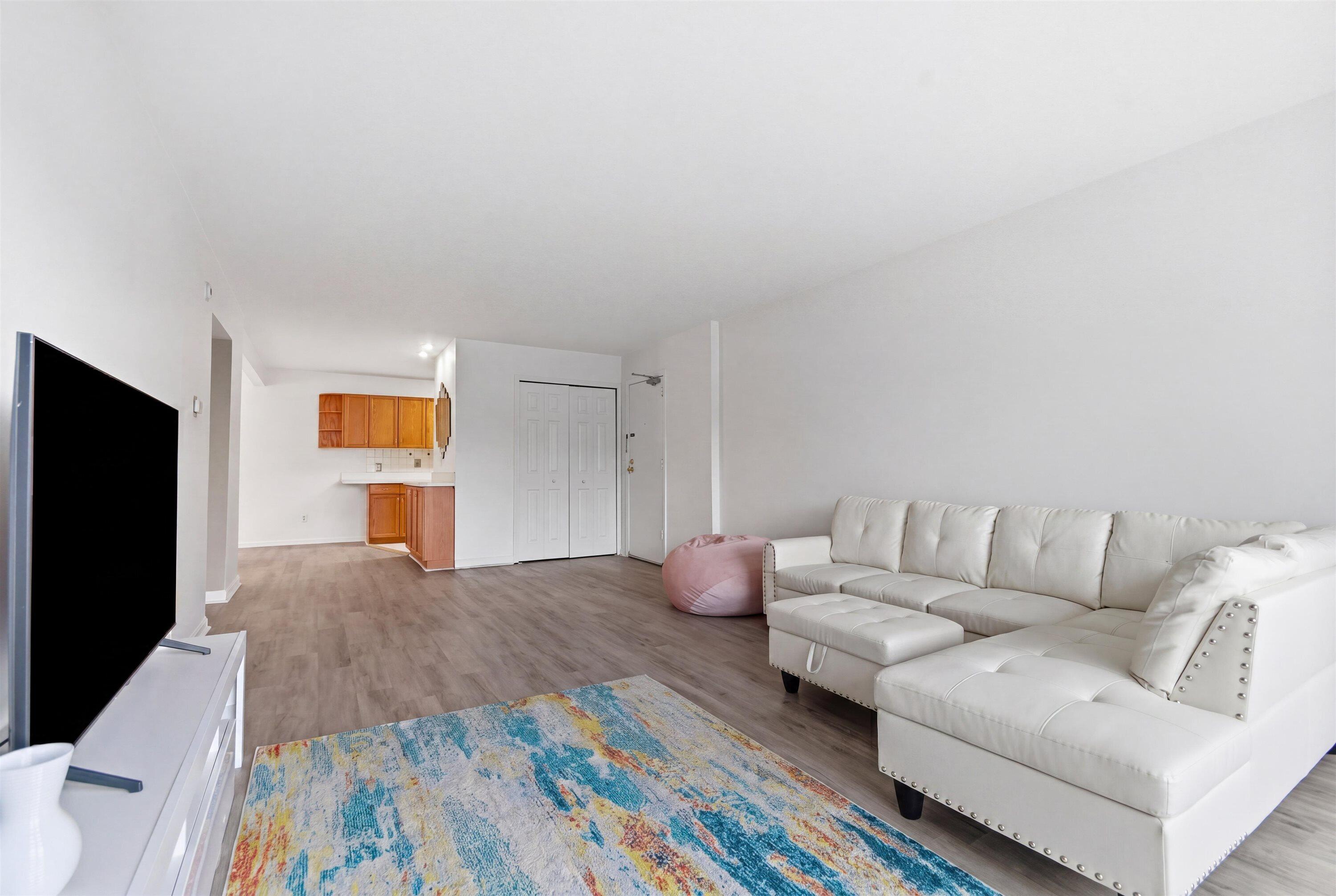 1235 South Maple Road, Unit 201 Ann Arbor, MI 48103 - Photo 8 of 35 09-10