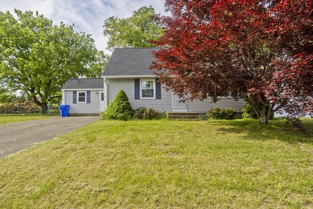 93 Moss Road Springfield, MA 01119 - Photo 4 of 40