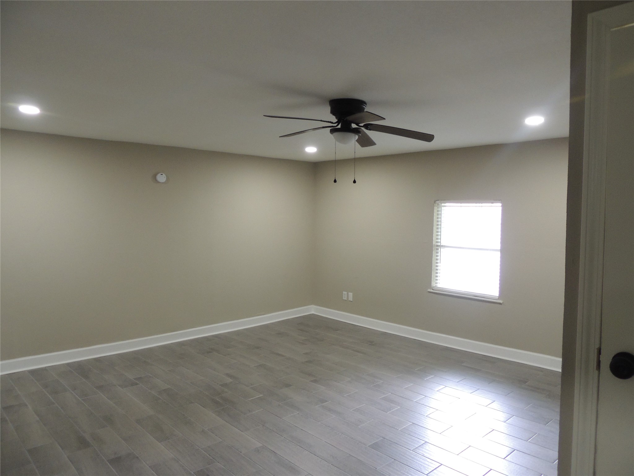 12507 New Rochelle Court Houston, TX 77089 - Photo 10 of 20 HUGE BEDROOM