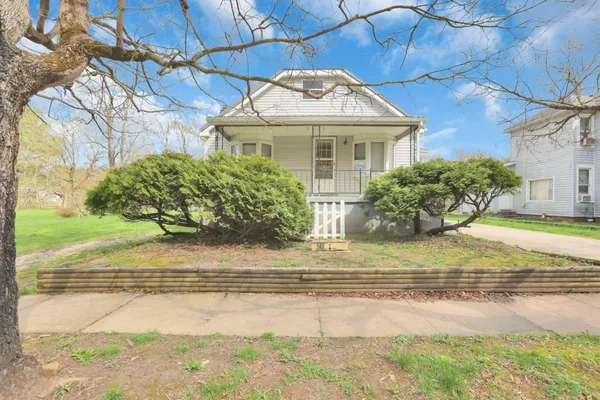 $111,000 | 140 South Valley Street, Corning, OH 43730