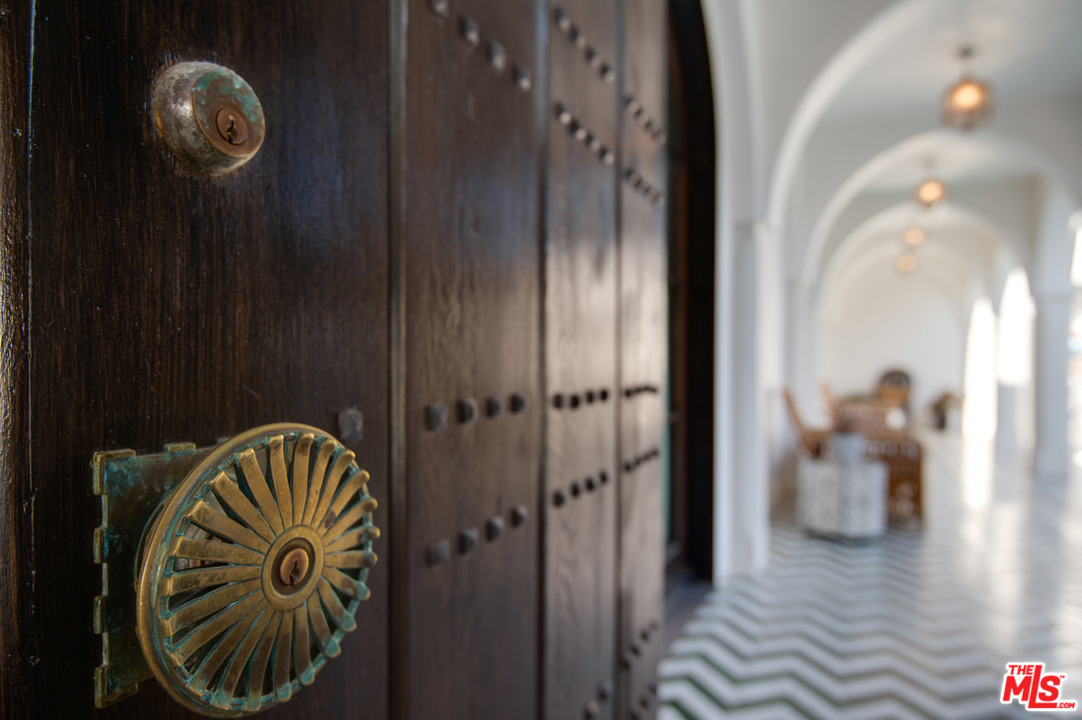 30826 Broad Beach Road Malibu, CA 90265 - Photo 6 of 23 a view of entryway