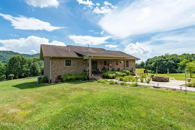 $460,000 | 214 Stewart Hills Drive, Rogersville, TN 37857