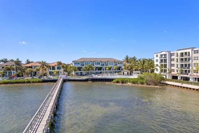 $820,000 | 614 Windward Circle, Boynton Beach, FL 33435