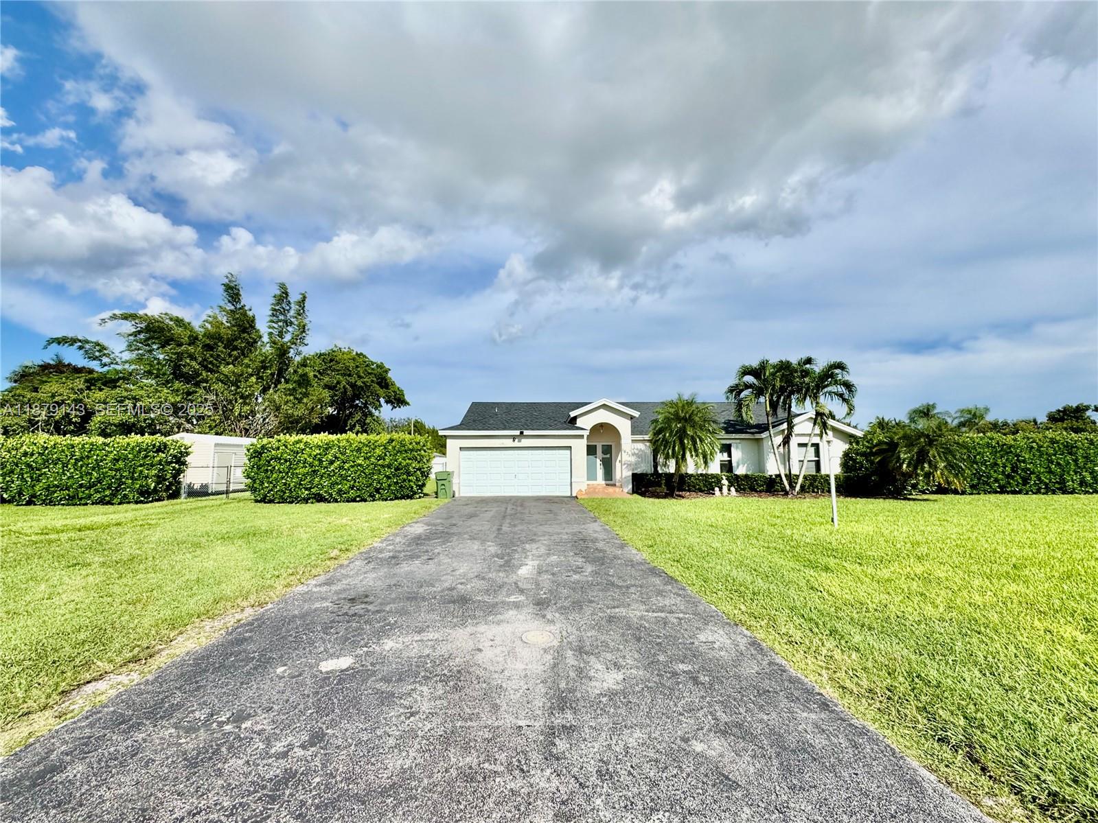 1635 Northwest 15th Terrace Homestead, FL 33030 - Photo 4 of 23