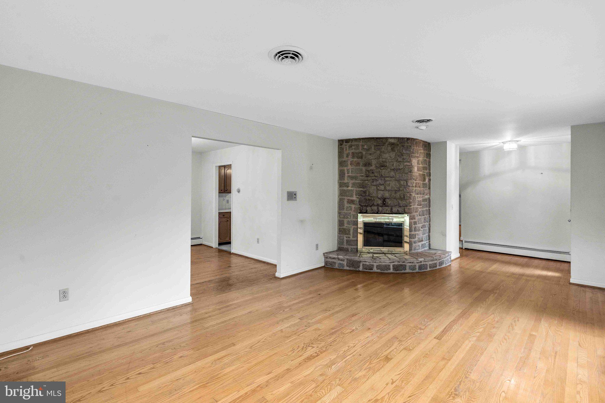 9201 Gue Road Damascus, MD 20872 - Photo 9 of 45
