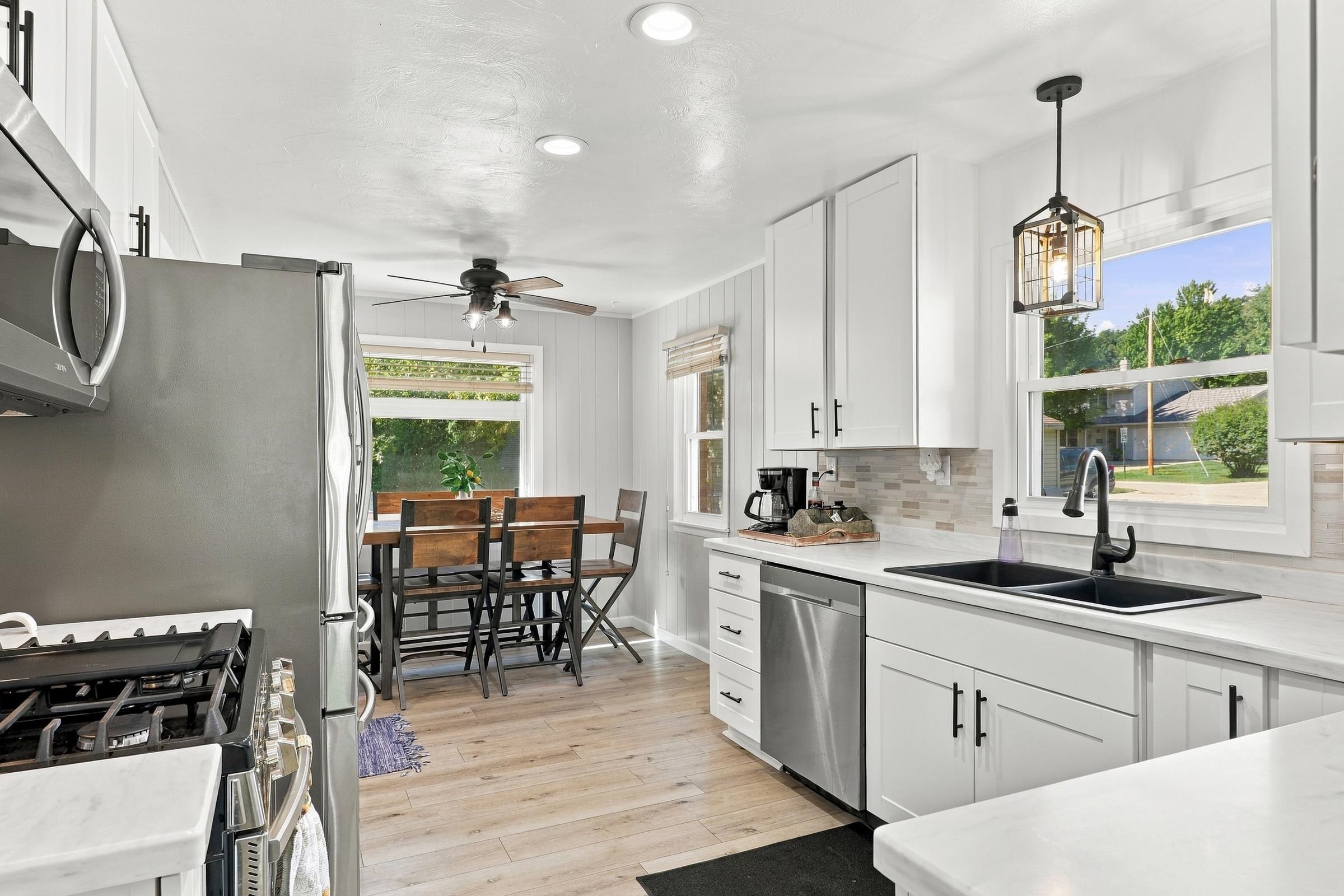 422 East Mission Road Green Bay, WI 54301 - Photo 14 of 74 Gallery Image 14