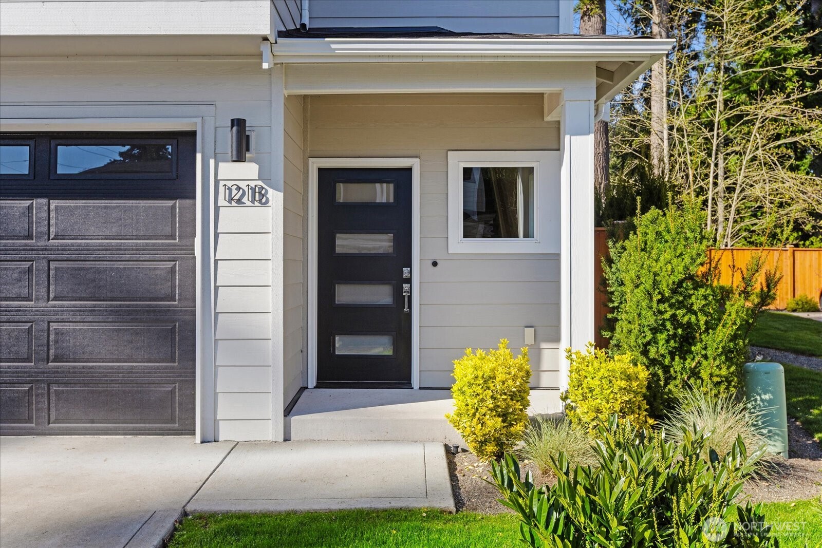 121 171st Place Southwest, Unit B Bothell, WA 98012 - Photo 3 of 40