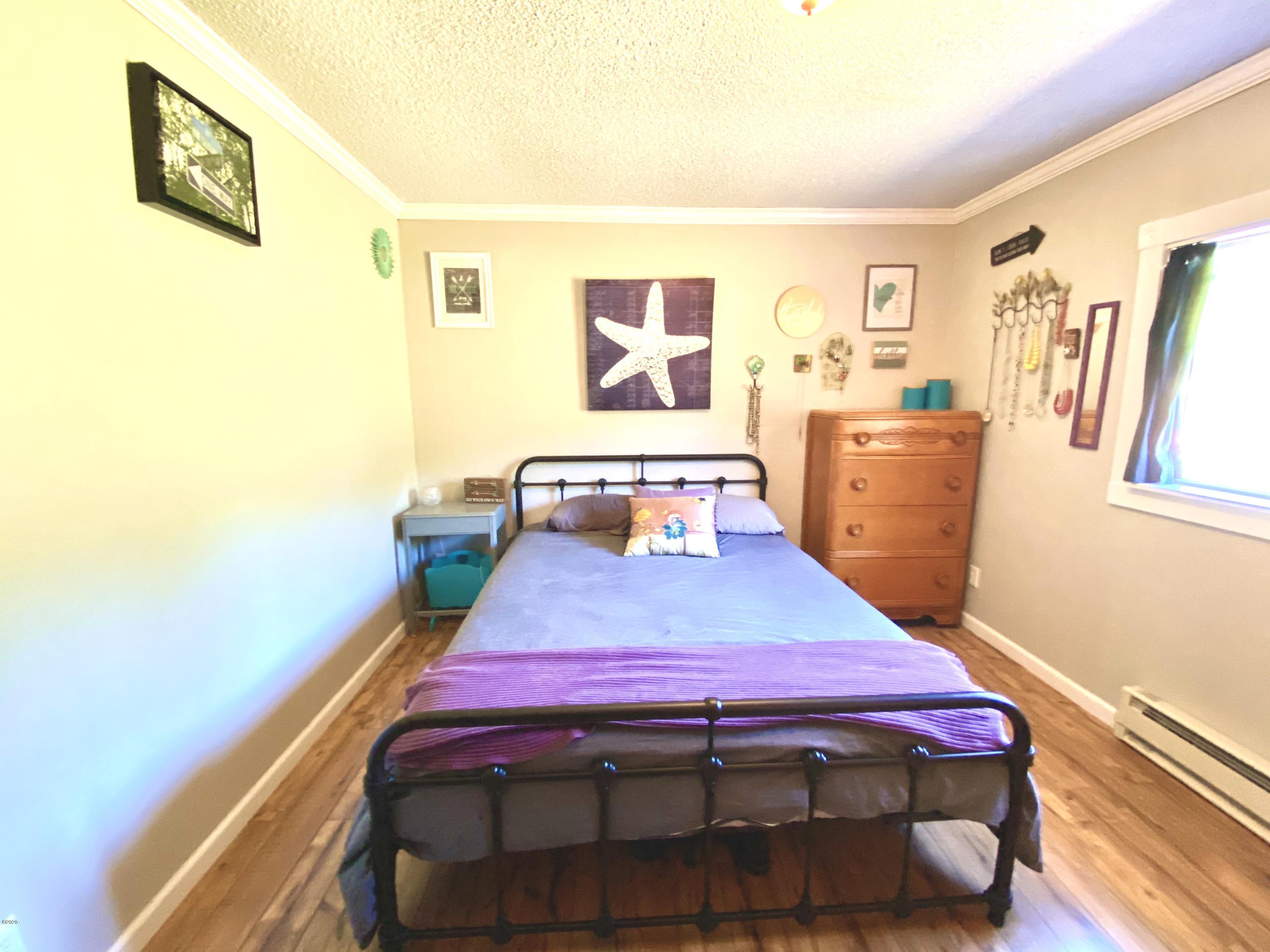 33985 Highway 22 Hebo, OR 97122 - Photo 12 of 40 Main Level bedroom