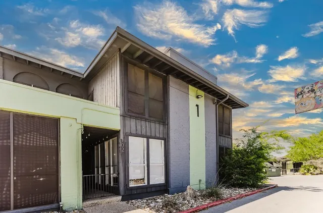 $2,100 | 909 Reinli Street, Unit 102, Austin, TX 78751