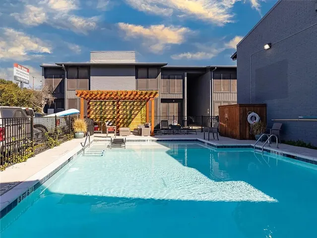 $2,100 | 909 Reinli Street, Unit 102, Austin, TX 78751