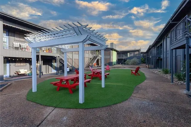 $2,100 | 909 Reinli Street, Unit 102, Austin, TX 78751