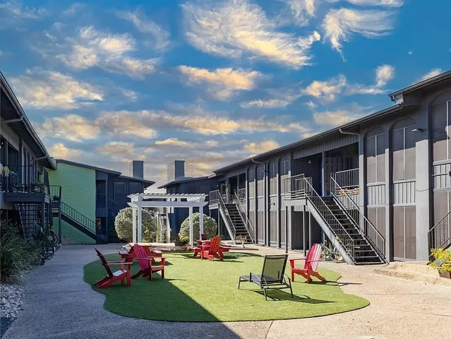 $2,100 | 909 Reinli Street, Unit 102, Austin, TX 78751