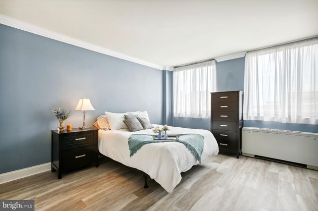 $299,900 | 801 North Pitt Street, Unit 1001, Alexandria, VA 22314