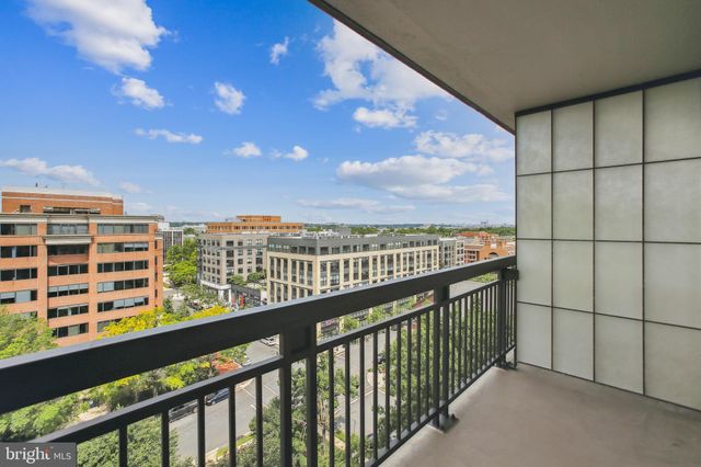 $299,900 | 801 North Pitt Street, Unit 1001, Alexandria, VA 22314