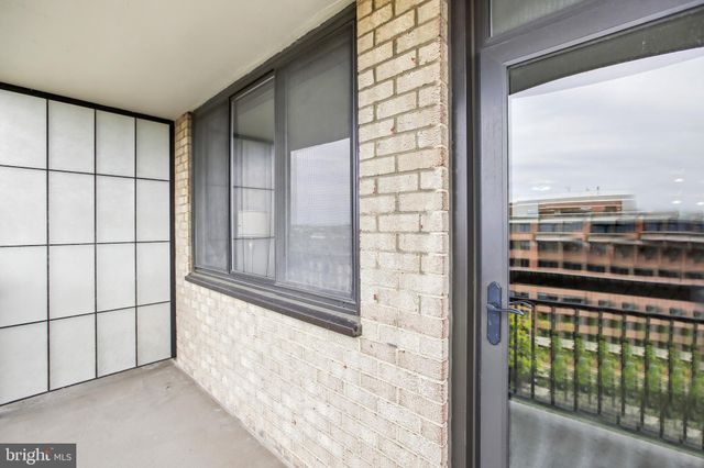 $299,900 | 801 North Pitt Street, Unit 1001, Alexandria, VA 22314