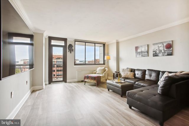 $299,900 | 801 North Pitt Street, Unit 1001, Alexandria, VA 22314