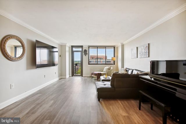 $299,900 | 801 North Pitt Street, Unit 1001, Alexandria, VA 22314