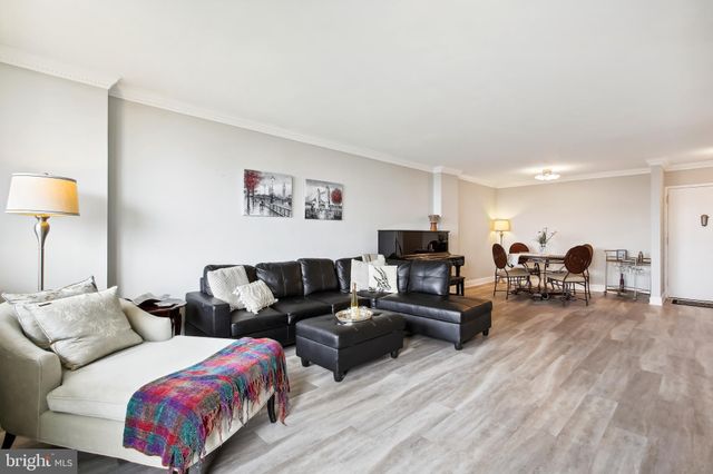 $299,900 | 801 North Pitt Street, Unit 1001, Alexandria, VA 22314