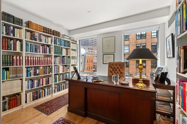 $1,195,000 | 80 Broad Street, Unit 1002, Boston, MA 02110