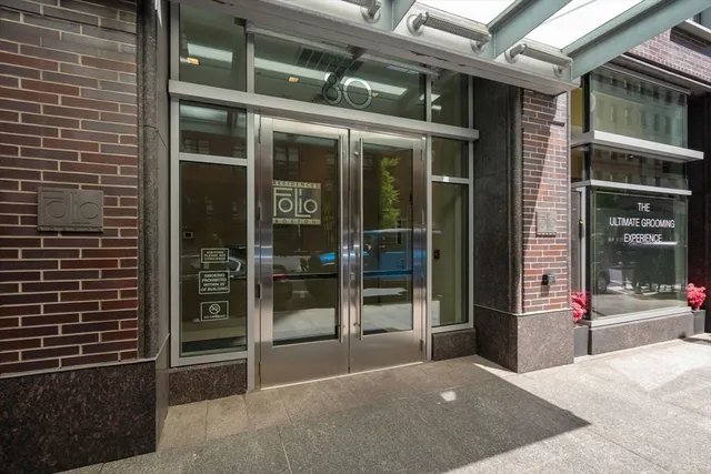 $1,195,000 | 80 Broad Street, Unit 1002, Boston, MA 02110
