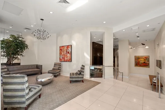 $1,195,000 | 80 Broad Street, Unit 1002, Boston, MA 02110