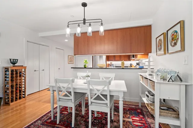 $1,195,000 | 80 Broad Street, Unit 1002, Boston, MA 02110