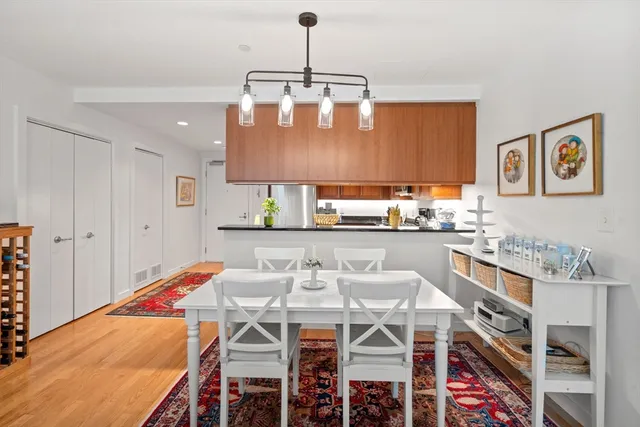 $1,195,000 | 80 Broad Street, Unit 1002, Boston, MA 02110