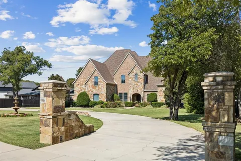 a view of house with outdoor space