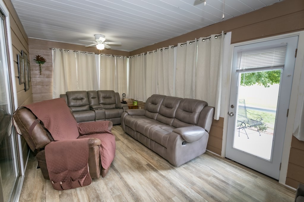 3108 Fortenberry Road Kodak, TN 37764 - Photo 7 of 47 a living room with furniture and a large window