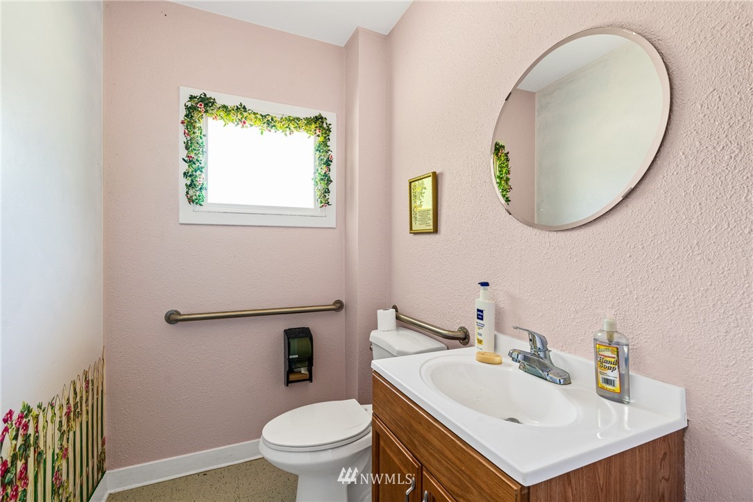 1301 Andrew Street Raymond, WA 98577 - Photo 11 of 18 Gallery Image 11