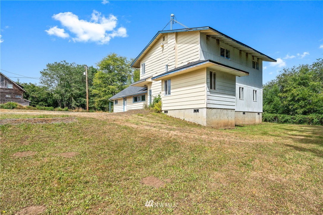 1301 Andrew Street Raymond, WA 98577 - Photo 3 of 18 Gallery Image 3