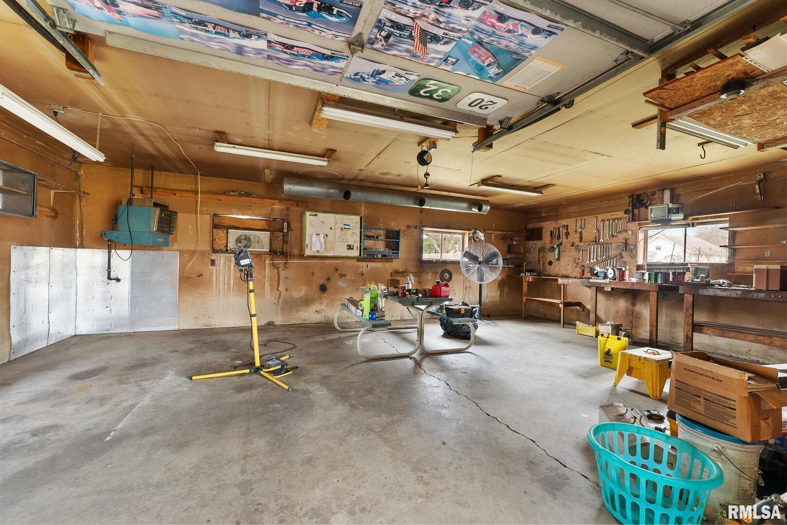 315 West Locust Street Cambridge, IL 61238 - Photo 22 of 27 a view of a room with gym equipment