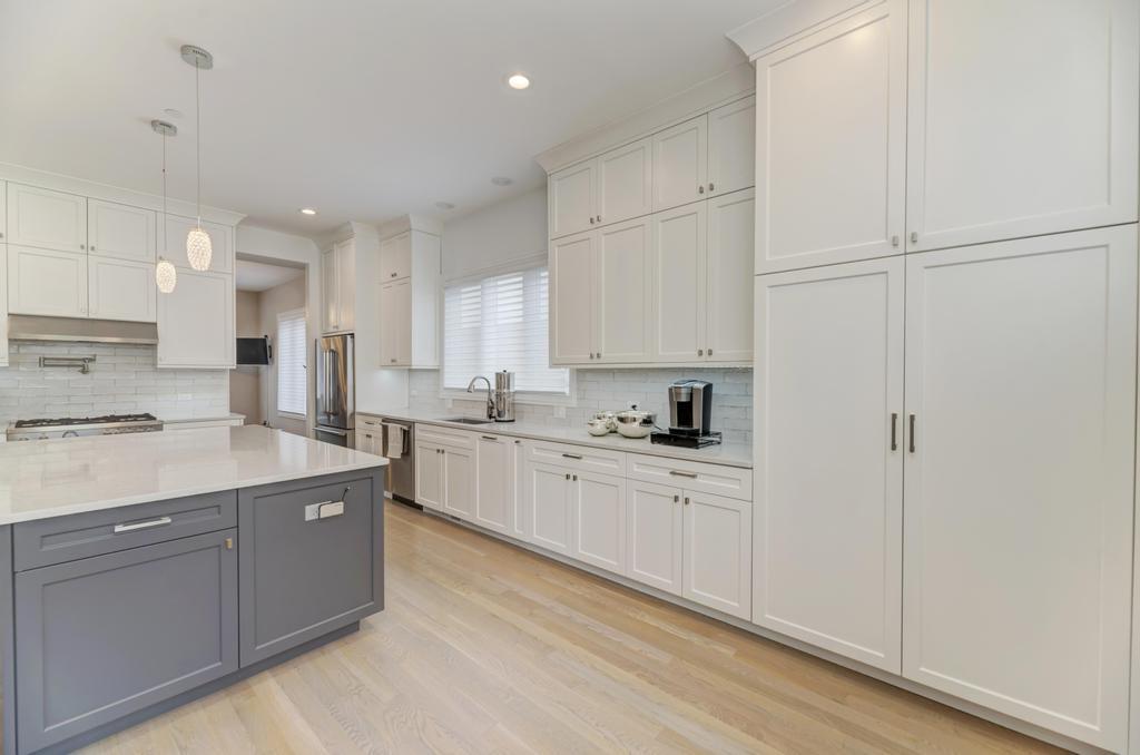 623 East Avenue Park Ridge, IL 60068 - Photo 11 of 46 Gallery Image 11