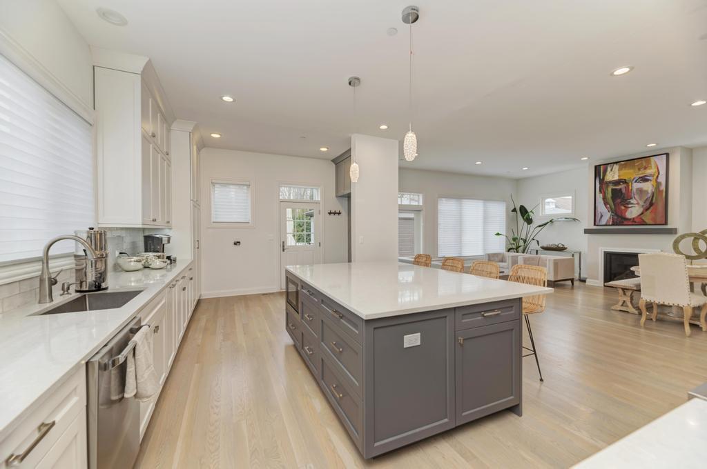 623 East Avenue Park Ridge, IL 60068 - Photo 8 of 46 Gallery Image 8