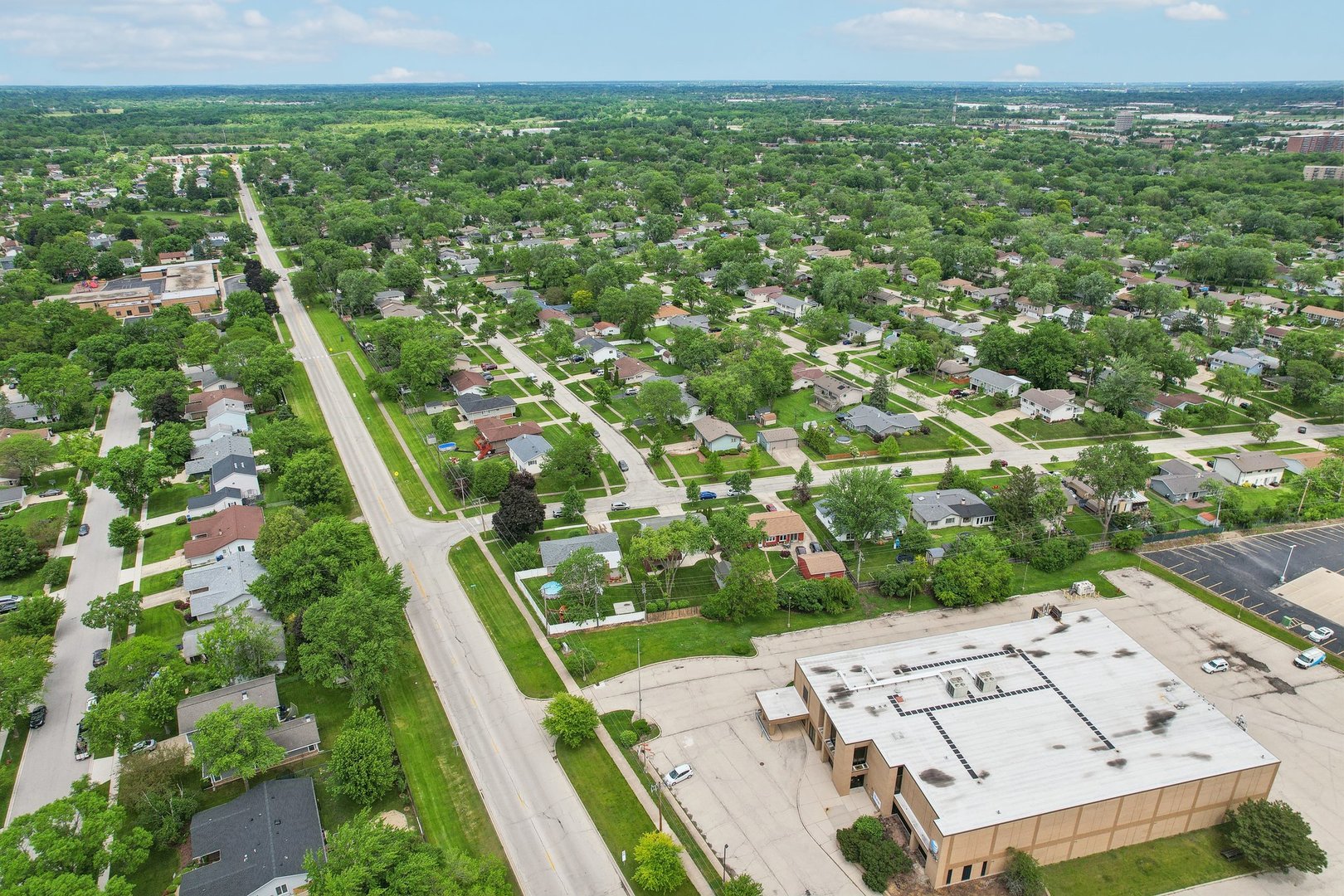 785 Cambridge Lane Hoffman Estates, IL 60169 - Photo 40 of 48 a view of a city