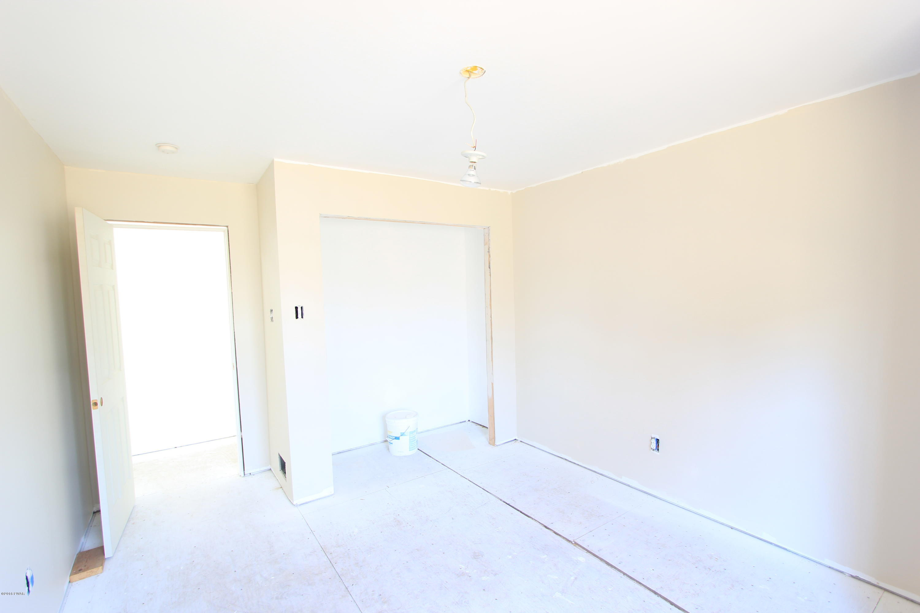 151 Mockingbird Court Bushkill, PA 18324 - Photo 18 of 29