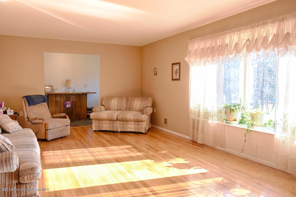 76 East Fish Road Jackson, NJ 08527 - Photo 2 of 38 018