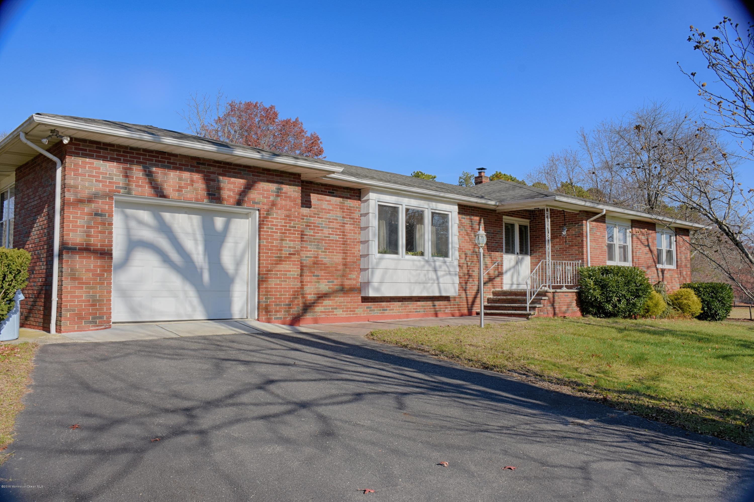 76 East Fish Road Jackson, NJ 08527 - Photo 26 of 38 Front of House